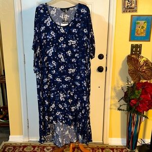 Ulla Popken plus size maxim hi-lo dress. Machine washable. Material Viscose.